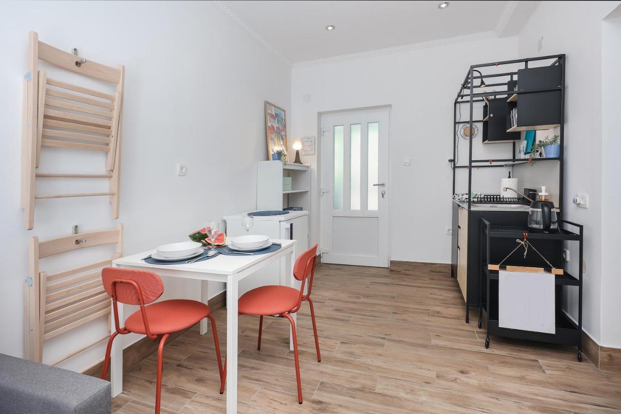 Apartamento Feria 2 *